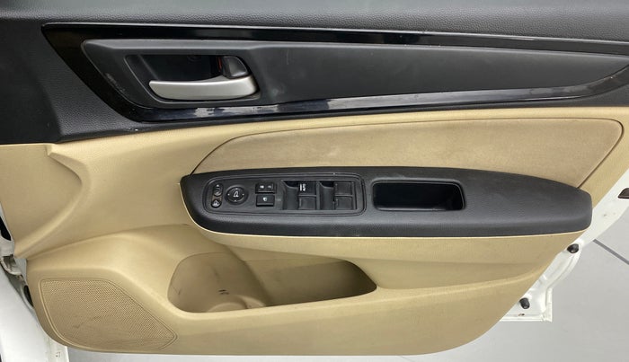 2018 Honda Amaze 1.2L I-VTEC S, CNG, Manual, 87,999 km, Driver Side Door Panels Control