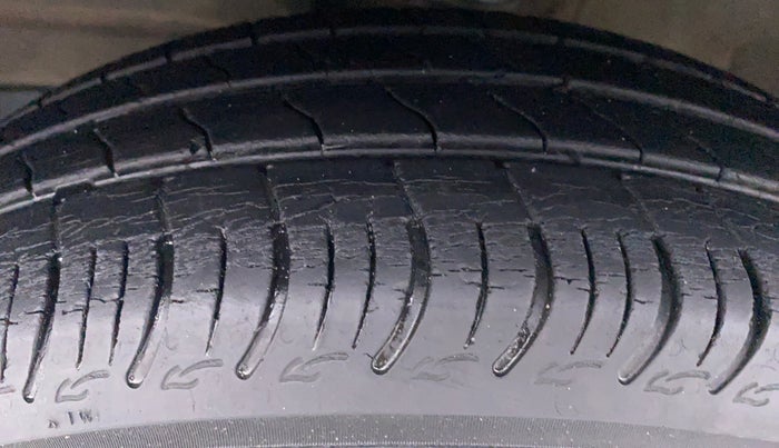2019 Maruti S PRESSO VXI PLUS, Petrol, Manual, 31,707 km, Left Front Tyre Tread