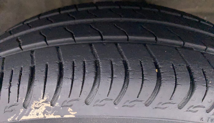 2019 Maruti S PRESSO VXI PLUS, Petrol, Manual, 31,707 km, Right Front Tyre Tread