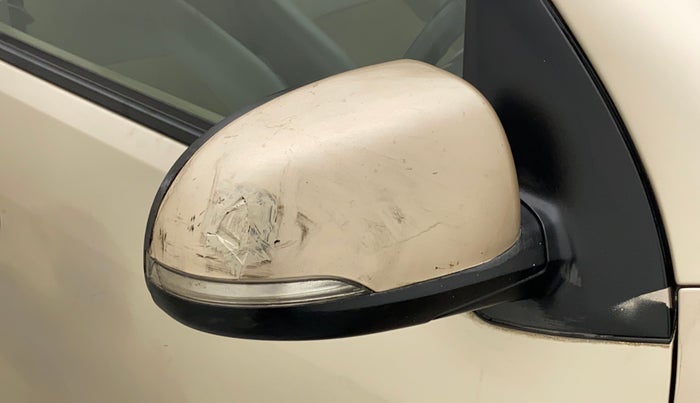 2011 Hyundai i10 MAGNA 1.2, Petrol, Manual, 1,04,145 km, Right rear-view mirror - Indicator light has minor damage