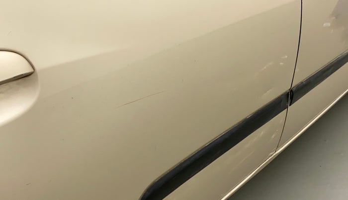 2011 Hyundai i10 MAGNA 1.2, Petrol, Manual, 1,04,145 km, Right rear door - Minor scratches