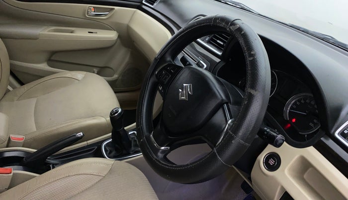 2015 Maruti Ciaz ZXI, Petrol, Manual, 1,16,424 km, Steering wheel - Steering cover is minor torn