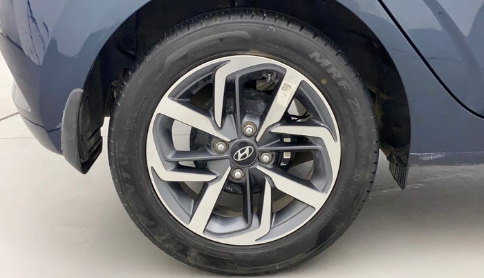 2021 Hyundai GRAND I10 NIOS ASTA AMT 1.2 KAPPA VTVT, Petrol, Automatic, 24,065 km, Right Rear Wheel