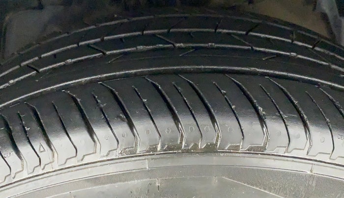 2018 Tata NEXON XM 1.2, CNG, Manual, 66,411 km, Left Front Tyre Tread