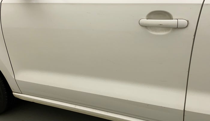 2011 Volkswagen Vento HIGHLINE 1.6 MPI, Petrol, Manual, 74,238 km, Front passenger door - Slightly dented