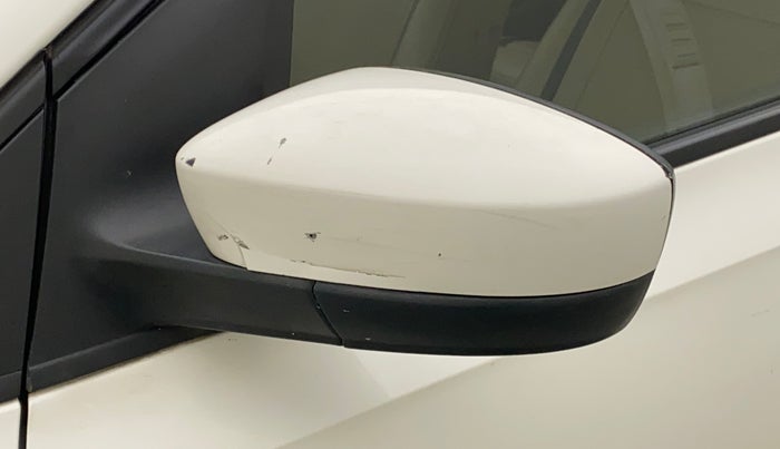 2011 Volkswagen Vento HIGHLINE 1.6 MPI, Petrol, Manual, 74,238 km, Left rear-view mirror - Cover has minor damage