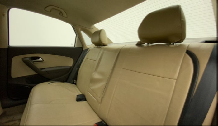 2011 Volkswagen Vento HIGHLINE 1.6 MPI, Petrol, Manual, 74,238 km, Right Side Rear Door Cabin