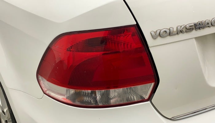 2011 Volkswagen Vento HIGHLINE 1.6 MPI, Petrol, Manual, 74,238 km, Left tail light - Minor damage
