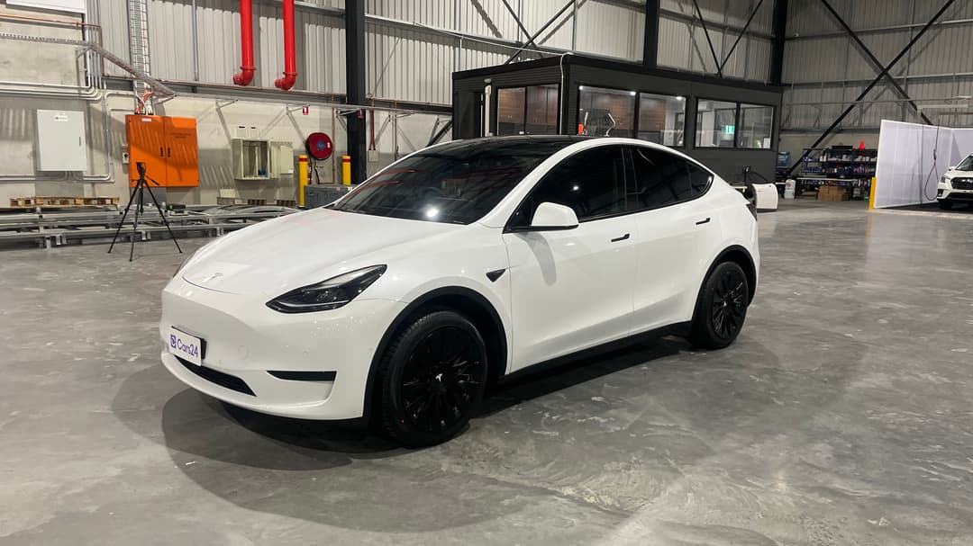 2022 Tesla Model Y Rear-wheel Drive, Automatic, 63751 km, Left Front Diagonal (45- Degree) View