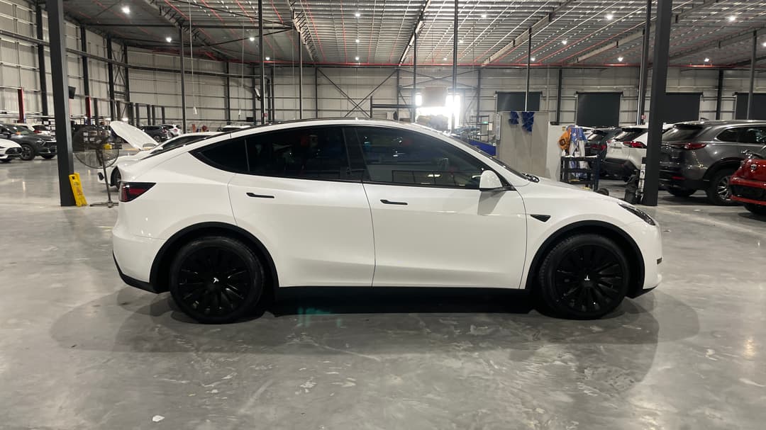 2022 Tesla Model Y Rear-wheel Drive, Automatic, 63751 km, Right Side View