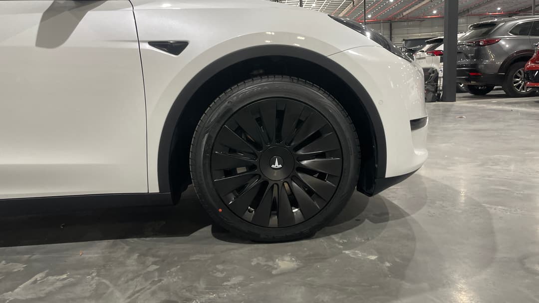 2022 Tesla Model Y Rear-wheel Drive, Automatic, 63751 km, Right Front Wheel