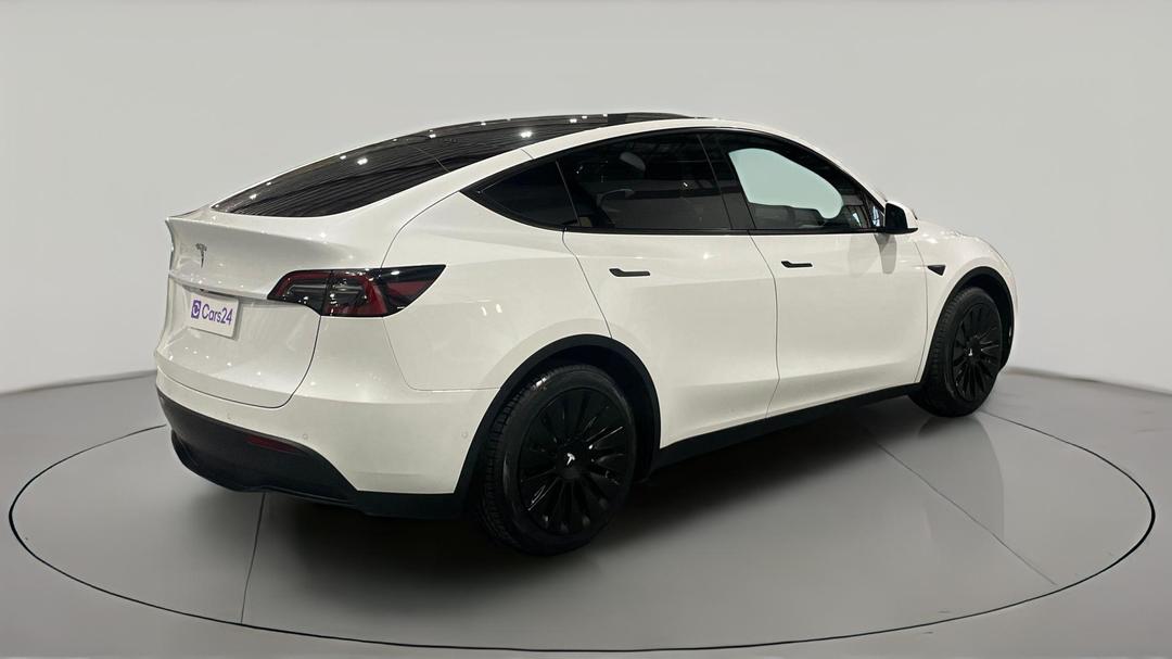 2022 Tesla Model Y Rear-wheel Drive, Automatic, 63751 km, Right Back Diagonal (45- Degree) View