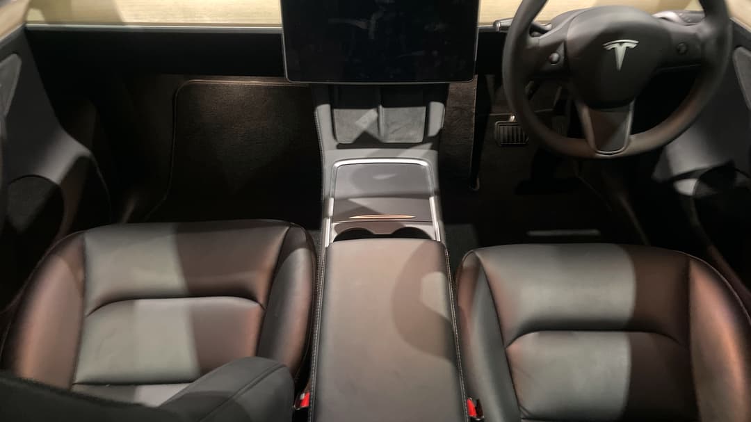 2022 Tesla Model Y Rear-wheel Drive, Automatic, 63751 km, Center Console