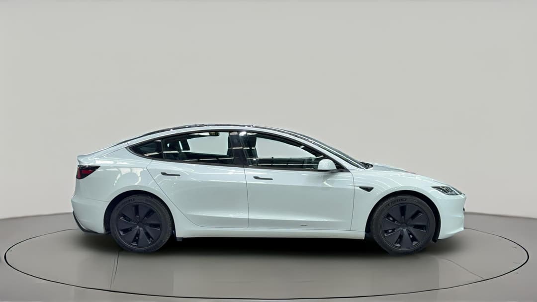 2024 Tesla Model 3 Rear-wheel Drive, Automatic, 29945 km, Right Side View
