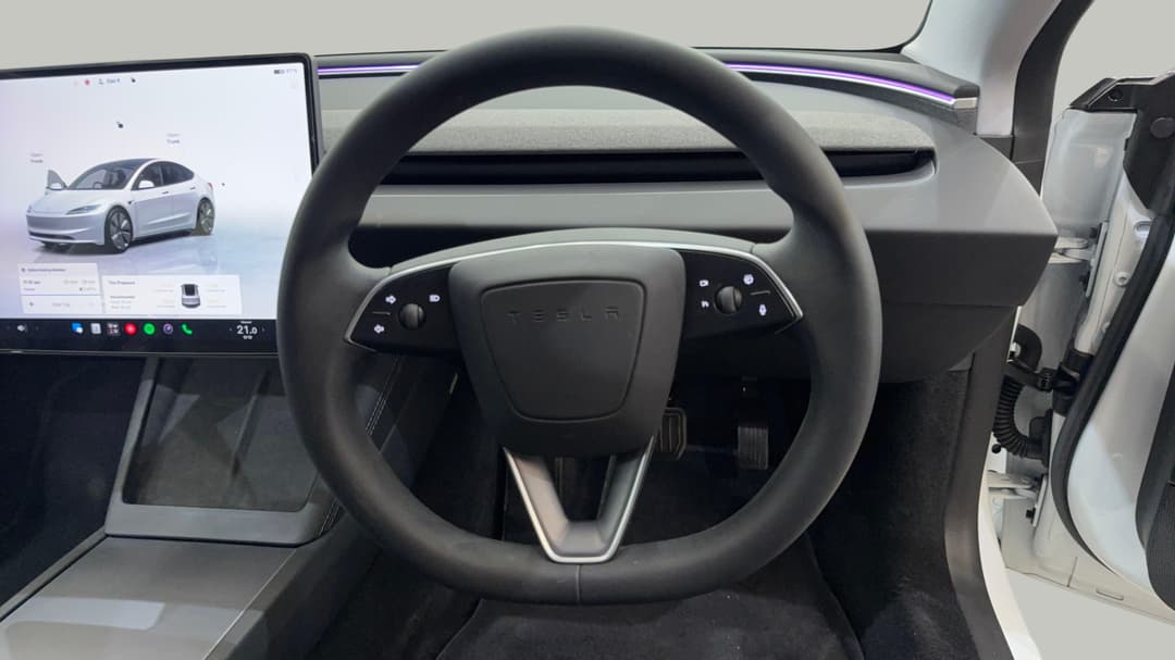 2024 Tesla Model 3 Rear-wheel Drive, Automatic, 29945 km, Steering Wheel Close-up