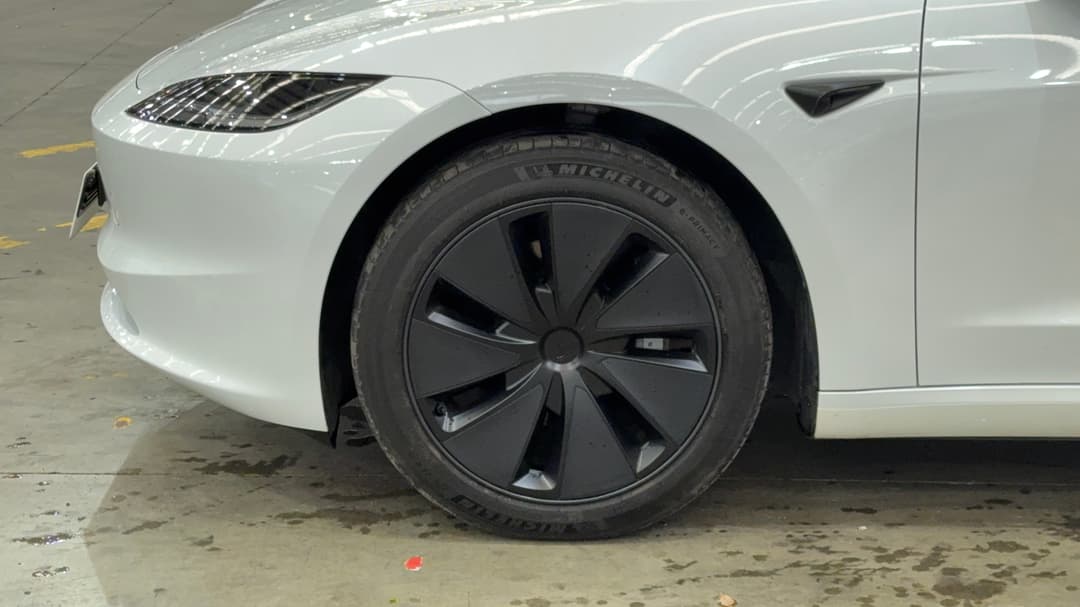2024 Tesla Model 3 Rear-wheel Drive, Automatic, 29945 km, Left Front Wheel