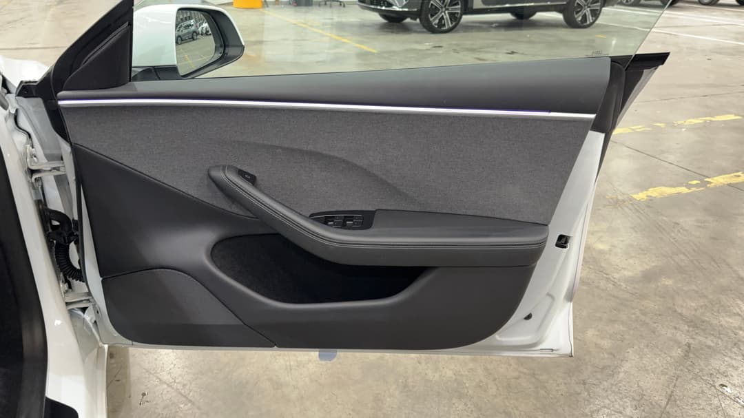 2024 Tesla Model 3 Rear-wheel Drive, Automatic, 29945 km, Speaker View