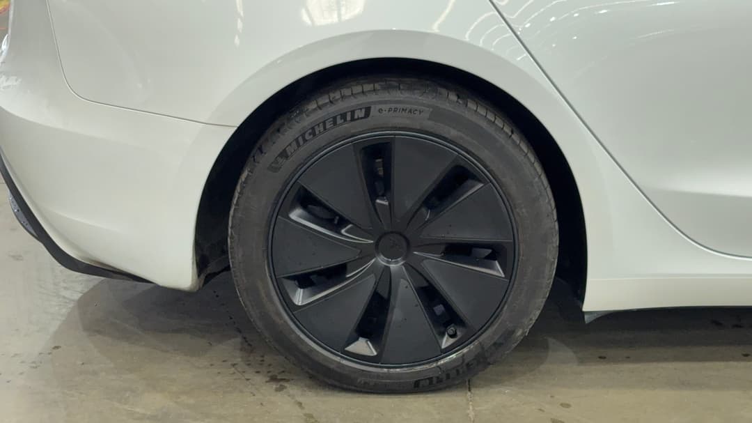 2024 Tesla Model 3 Rear-wheel Drive, Automatic, 29945 km, Right Rear Wheel