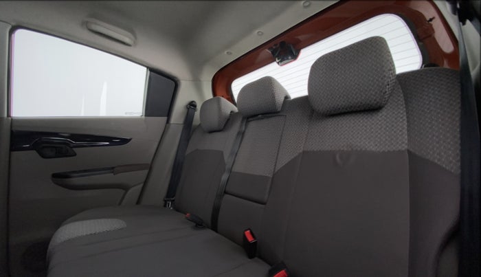 2017 Mahindra Kuv100 K6+ 6 STR, Petrol, Manual, 27,827 km, Right Side Rear Door Cabin
