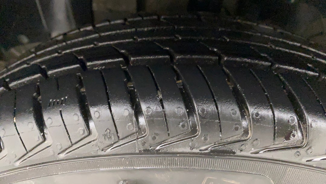 Left Front Tyre Tread
