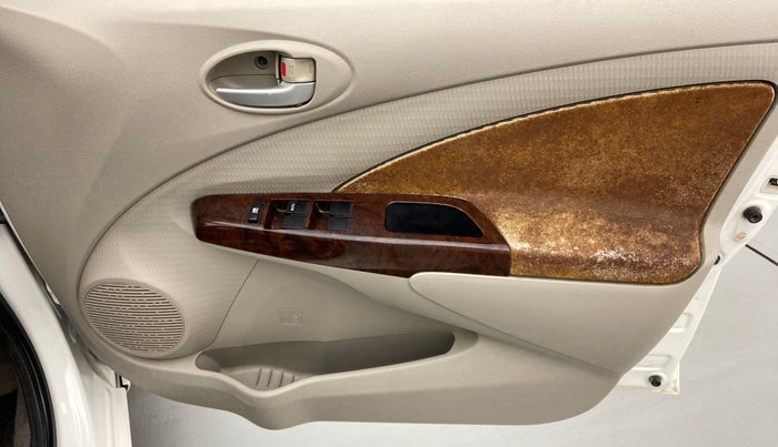 2015 Toyota Etios Liva VD, Diesel, Manual, 1,00,146 km, Driver Side Door Panels Control