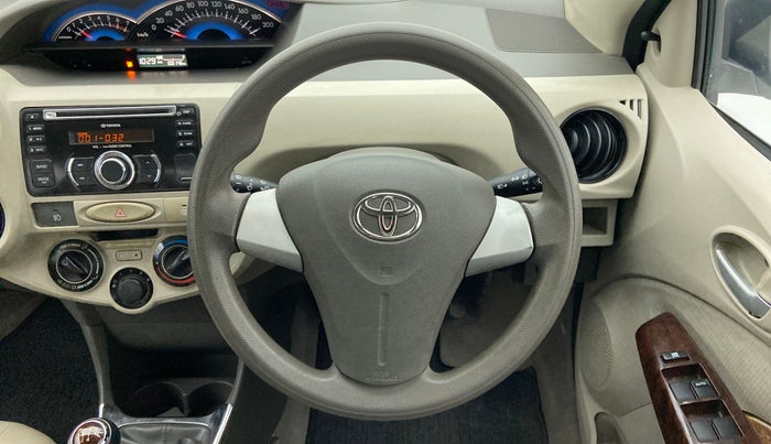 2015 Toyota Etios Liva VD, Diesel, Manual, 1,00,146 km, Steering Wheel Close Up