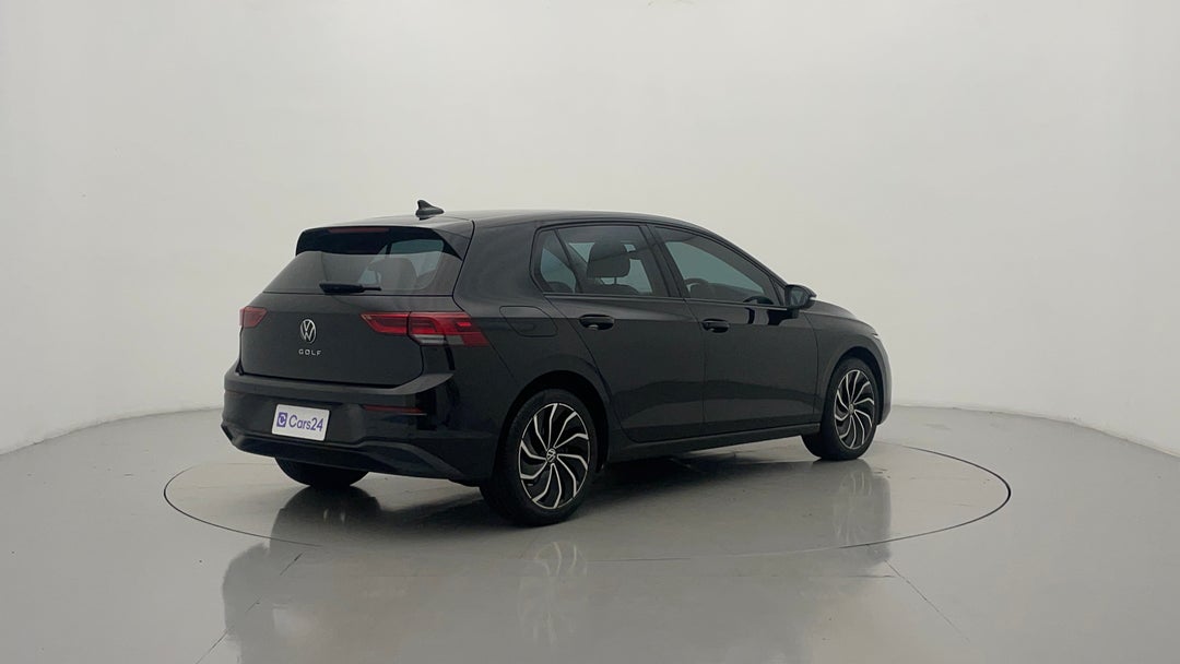 Right Back Diagonal (45- Degree) View