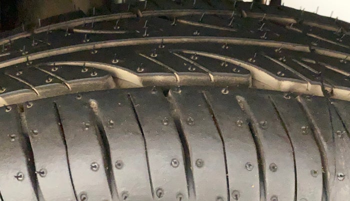 2014 Maruti Alto 800 LXI, Petrol, Manual, 75,618 km, Left Rear Tyre Tread