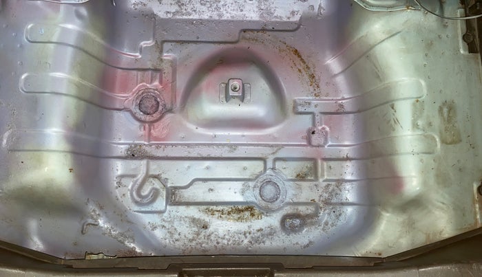 2014 Maruti Alto 800 LXI, Petrol, Manual, 75,618 km, Boot floor - Slight discoloration