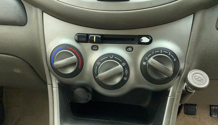 2011 Hyundai i10 MAGNA 1.2, Petrol, Manual, 46,572 km, AC Unit - Directional switch has minor damage