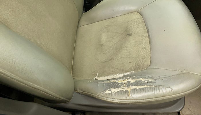 2011 Hyundai i10 MAGNA 1.2, Petrol, Manual, 46,572 km, Driver seat - Cover slightly torn