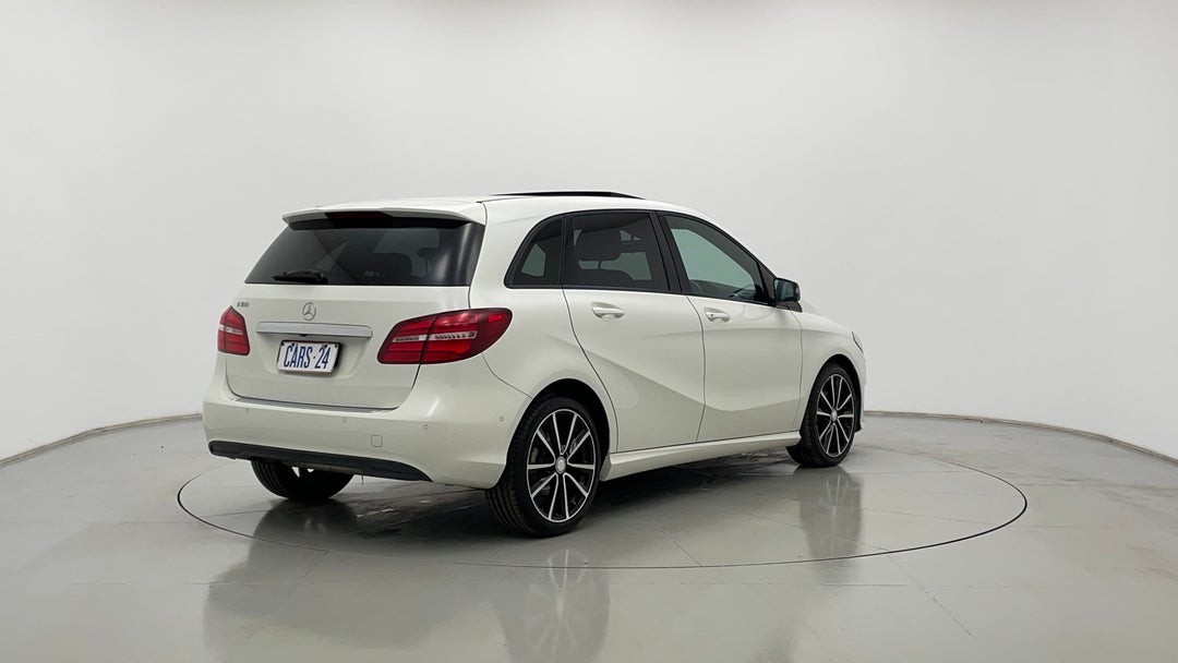 Right Back Diagonal (45- Degree) View