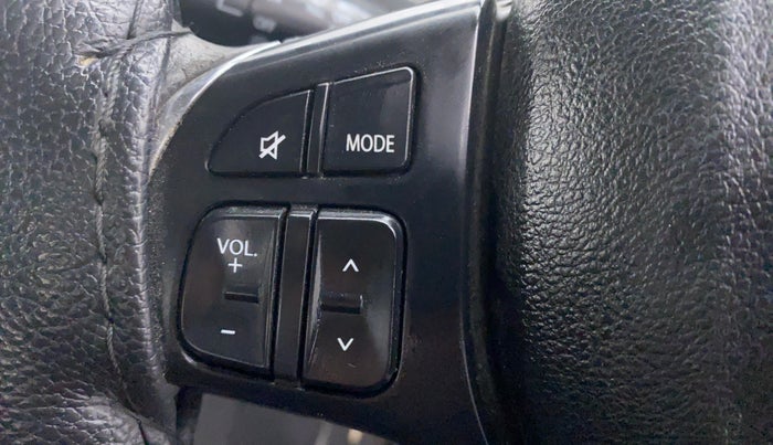 2019 Maruti Vitara Brezza ZDI AMT, Diesel, Automatic, 74,766 km, Steering wheel - Phone control not functional
