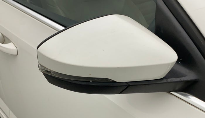2015 Skoda Octavia AMBITION 2.0 TDI CR, Diesel, Manual, 75,318 km, Right rear-view mirror - Indicator light has minor damage