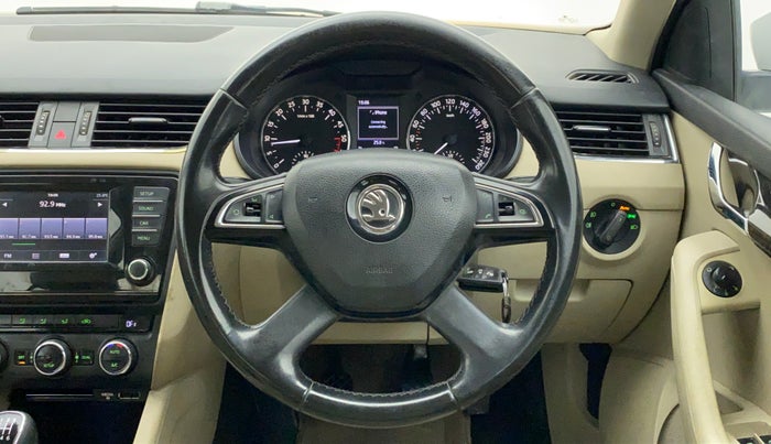2015 Skoda Octavia AMBITION 2.0 TDI CR, Diesel, Manual, 75,318 km, Steering Wheel Close Up