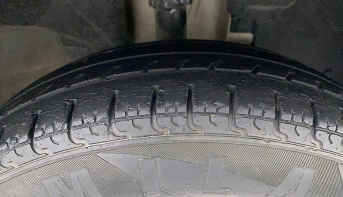2016 Renault Kwid RXT 0.8, Petrol, Manual, 48,113 km, Right Front Tyre Tread