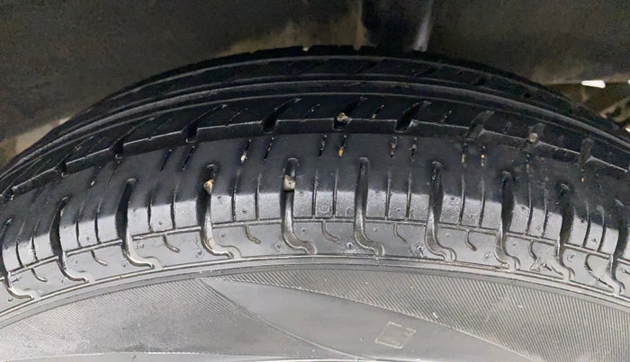 2016 Renault Kwid RXT 0.8, Petrol, Manual, 48,113 km, Left Rear Tyre Tread