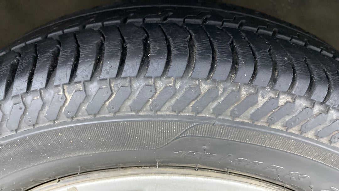 Right Front Tyre Tread
