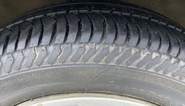 2018 Maruti Alto K10 VXI P, Petrol, Manual, 30,224 km, Right Front Tyre Tread