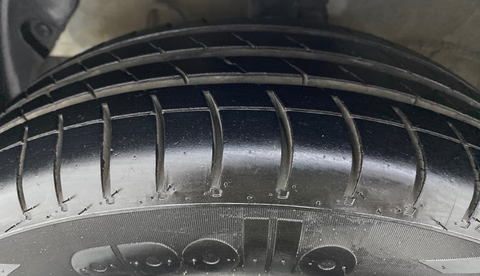 2016 Hyundai Grand i10 SPORTS 1.2 VTVT, Petrol, Manual, 43,958 km, Left Front Tyre Tread