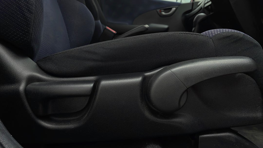 2011 Honda Jazz Gli, Automatic, 77525 km, Drivers Side Adjustment Panel