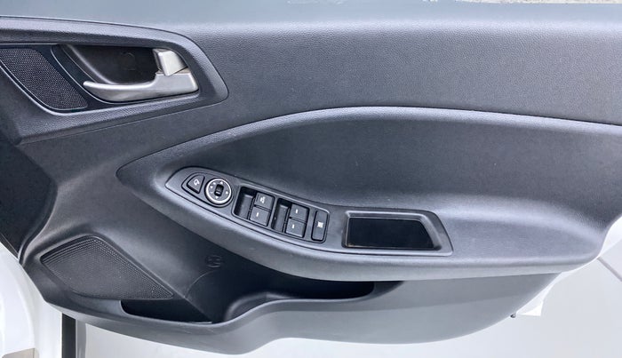 2017 Hyundai i20 Active 1.2 S, Petrol, Manual, 38,232 km, Driver Side Door Panels Control