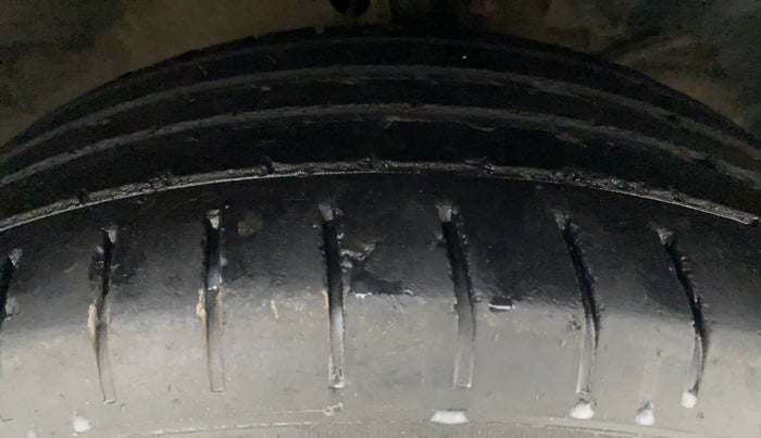 2016 Maruti Baleno ALPHA PETROL 1.2, Petrol, Manual, 81,411 km, Right Front Tyre Tread
