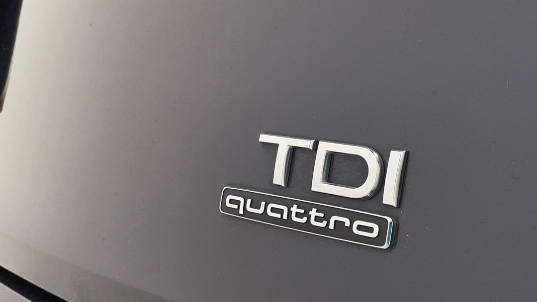 Badge (Boot Right Side)