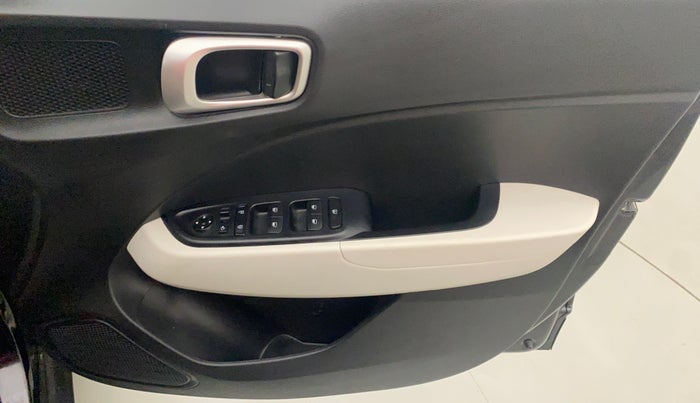 2022 Hyundai VENUE SX 1.2 PETROL, Petrol, Manual, 6,173 km, Driver Side Door Panels Control