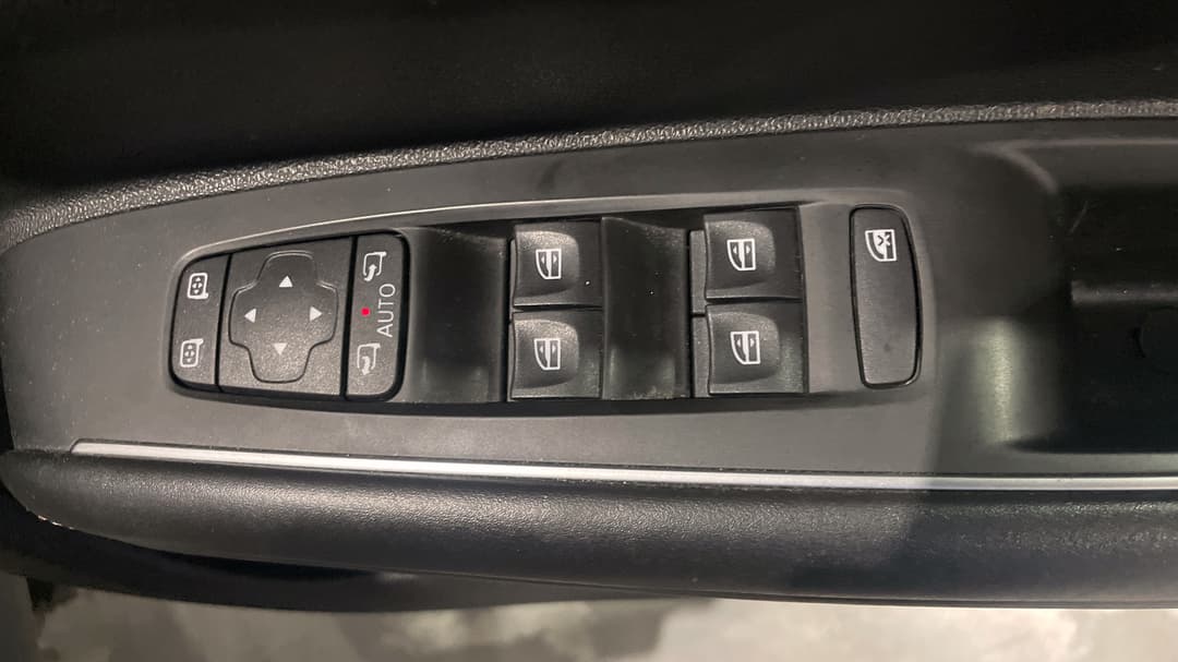 2021 Renault Koleos Intens (4x2), Automatic, 104600 km, Drivers Side Door Panel Controls