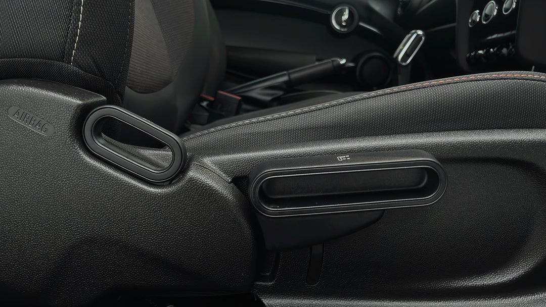 2019 MINI 3d Hatch Cooper, Automatic, 22395 km, Drivers Side Adjustment Panel