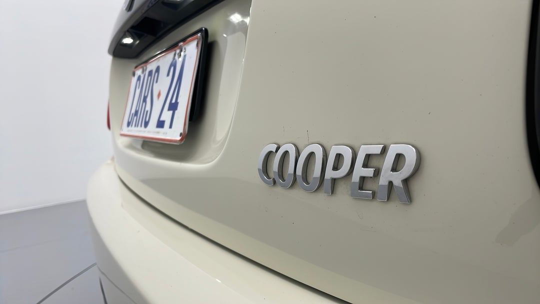 2019 MINI 3d Hatch Cooper, Automatic, 22395 km, Badge (Boot Right Side)