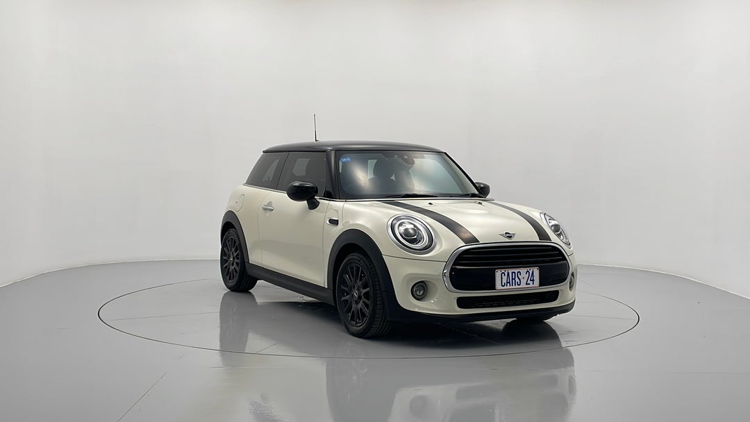 2019 MINI 3d Hatch Cooper, Automatic, 22395 km, Right Front Diagonal (45- Degree) View