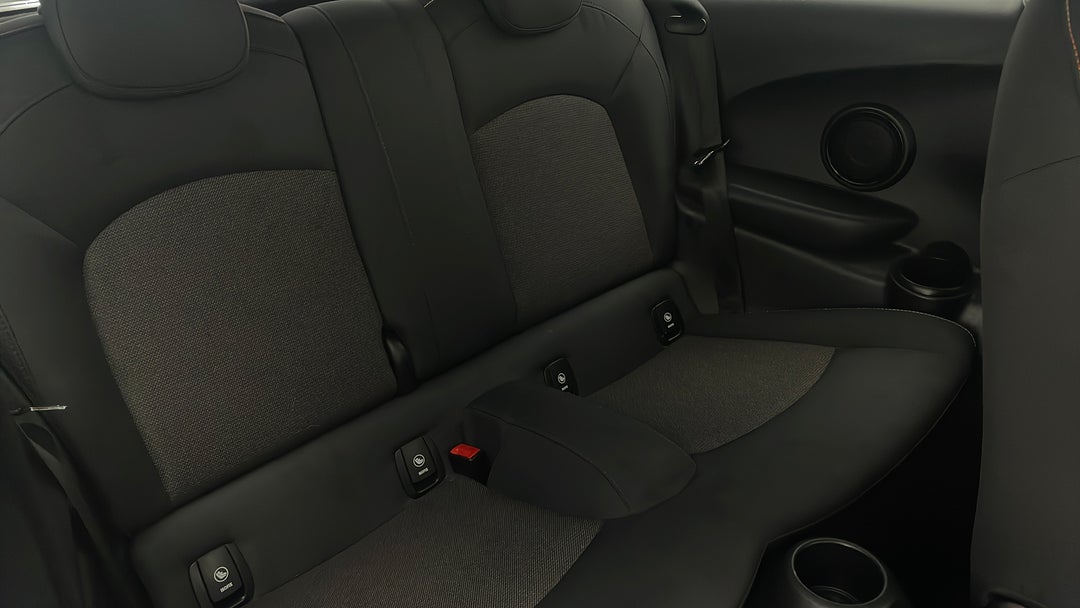 2019 MINI 3d Hatch Cooper, Automatic, 22395 km, Right Side Rear Door Cabin View